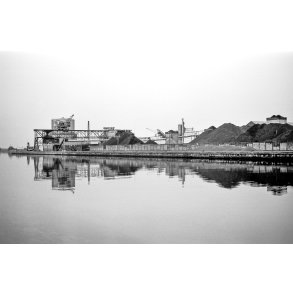 Randers havn med kulkraner og kulbunker i 1980