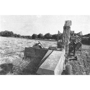 Presning af halm p� V�rum Vestergaards marker ved Randers