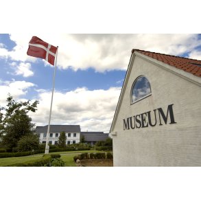 Genforenings og grnsemuseet med Den Gamle Grnsekro i baggrunden