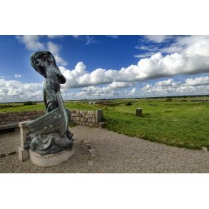 Skulptur af Dronning Dagmar p� Ribehus Voldsted