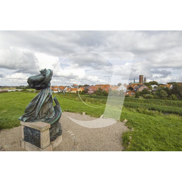 Skulptur af Dronning Dagmar p Ribehus Voldsted