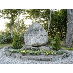 Kong Christian den 10'ende hvide hest fra genforeningen ligger begravet ved ved Visborgg�rd