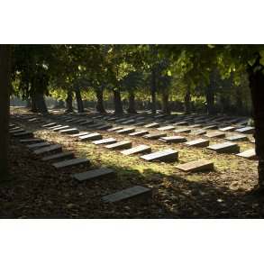 I Christiansfelds nordstlige hjrne finder man Gudsageren, Brdremenighedens kirkegrd