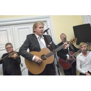 Johnny Logan med Band spiller i den Irske Ambassade i Kbenhavn