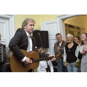 Johnny Logan med Band spiller i den Irske Ambassade i Kbenhavn