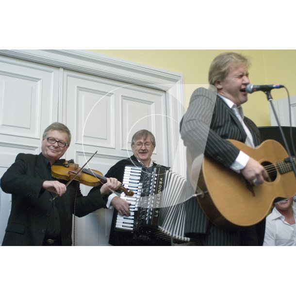 Johnny Logan med Band spiller i den Irske Ambassade i Kbenhavn