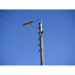 Lygtepl med el ledninger ved Bnnerup