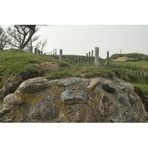 Lidt af kirkegrdmuren omkring Mrup Kirke