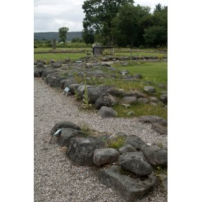 m Kloster ligger imellem Gudenen og Moss