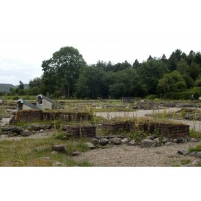 m Kloster ligger imellem Gudenen og Moss