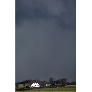 Uvejret n�rmer sig over T�rring ved Randers Fjord