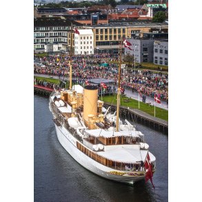 Kongeskibet Dannebrog ankommer til Randers