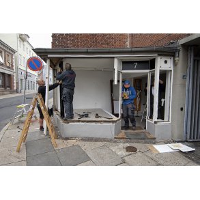 Udskiftning af d�re og vinduer i butik St. Voldgade i Randers