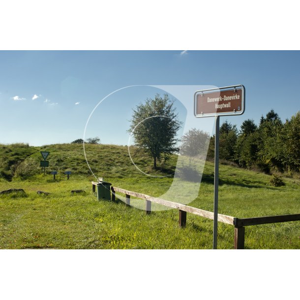 Dannevirke (norrnt: Danavirki, gammeldansk: danwirchi, tysk: Danewerk