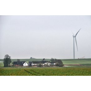 Ops�tning af vindm�lle ved Purhus t�t p� Randers