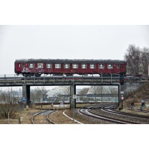 Transport af jernbanevogn over Hvidem�llevej broen i Randers