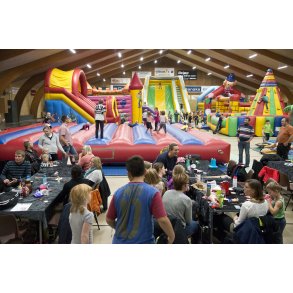 Hoppeborg og legeland i Ulstrup