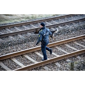 Politi efters�gning p� jernbanen ved Randers