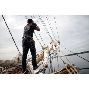 Sejlads med gammel skonnert p� Mariager Fjord