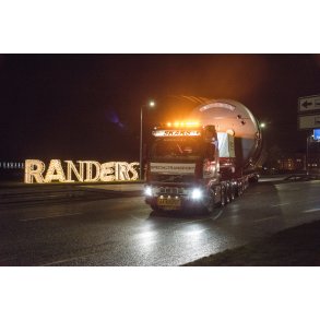 Transport af store og tunge metalelementer p� Randers Bro