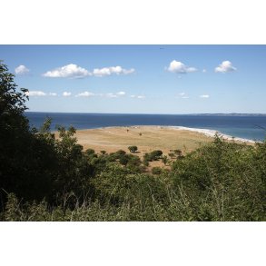 en Hjelm med Sams i baggrunden