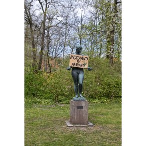 Statue ved Borgvold i Viborg, med en kommentar til Corona krisen
