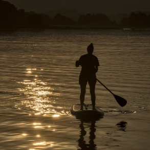 Paddleboarding i Knud S ved Ry
