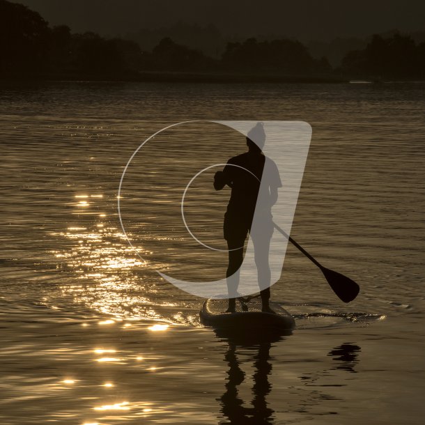 Paddleboarding i Knud S ved Ry