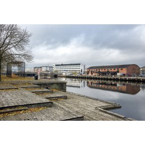 Tronholmparken ved Guden�en og med Randers Steetfood i baggrunden