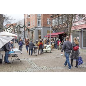 L�rdags marked, handel og cafe liv i Houmeden i Randers