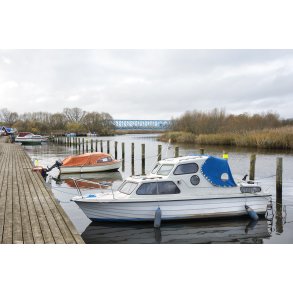 Motorb�dsklubben ved Guden�en i Randers, med Den Bl� Bro og Paradis�en i baggrunden