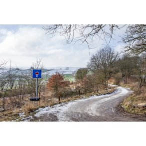 Blind vej til markerne og sommerhusene bar Karpenhj Naturcenter p Mols