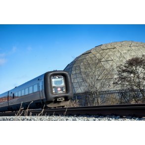 IC3 5252 p� vej forbi Randers Regnskov