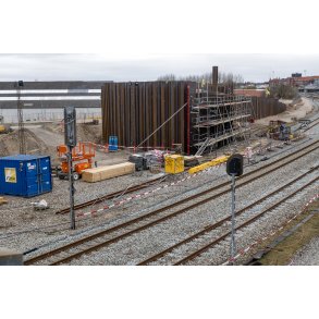 Bygning af den nye bro over jernbanen til Hvidem�llevej i Randers