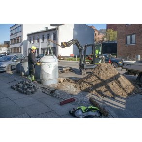 Montering af nye Molokker til organisk affald i Jyllandsgade i Randers