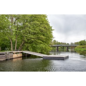 Guden�en ved Ulstrup Marina