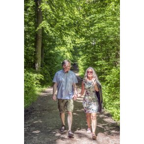 Pernille og Jesper g�r tur i H�rret skov 