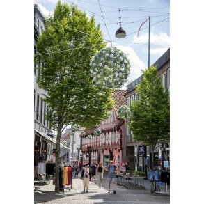 Handelsgaden Br�dregade i Randers med de fantastiske blomster dekorationer