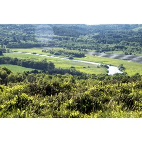 Udsigten fra Busbjerg over Guden�en er fantastisk