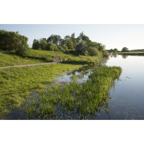 Tr�kstien langs Guden�en t�t p� Kj�llingh�l broen