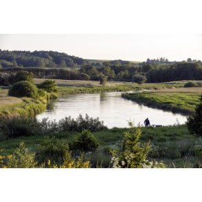 Aftensol over Guden�en ved �bro i Lang�