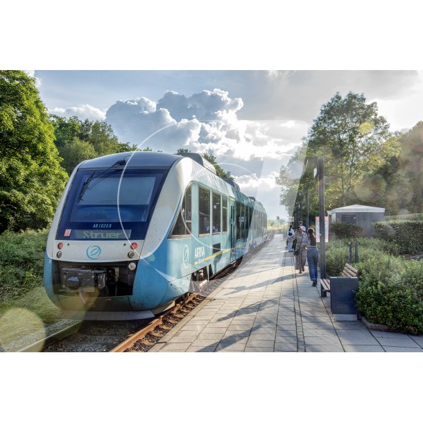 Arriva tog venter p afgang mod Viborg og Struer p Ulstrup trinbrt