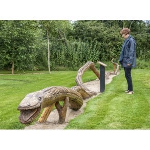 I landsbyen Vejerslev ved Kongensbro og Guden�en, har lokale opbygget den mytologisk park 