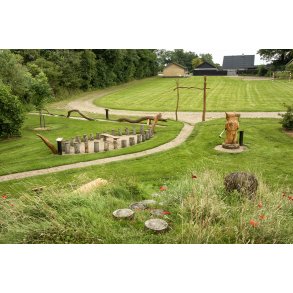 I landsbyen Vejerslev ved Kongensbro og Guden�en, har lokale opbygget den mytologisk park 