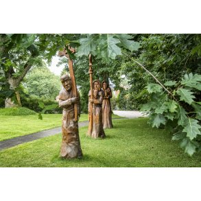 De udsk�rne munke ved Vejerslev Kirke, viser stedet hvor Vejerslev Kloster var placeret