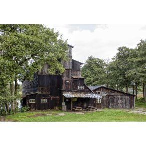 Fuglet�rnet p� Klosterm�lle har udsigt over Guden�en og Moss�