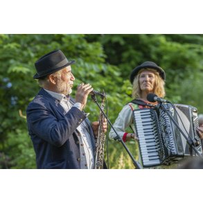  KLEZMERDUO spiller ved 