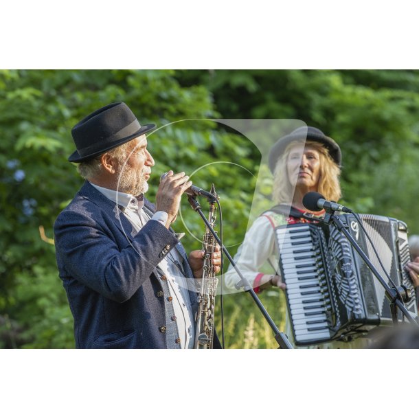  KLEZMERDUO spiller ved "Giber  Kulturdages" sct. Hans koncert ved Vilhelmsborg