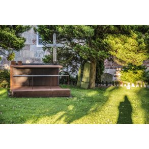 Udealter ved Vissing Kirke