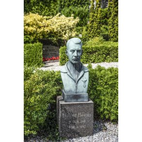 Pilot og meget mere, Holger H�jriis ligger begravet p� Brabrand Kirkeg�rd